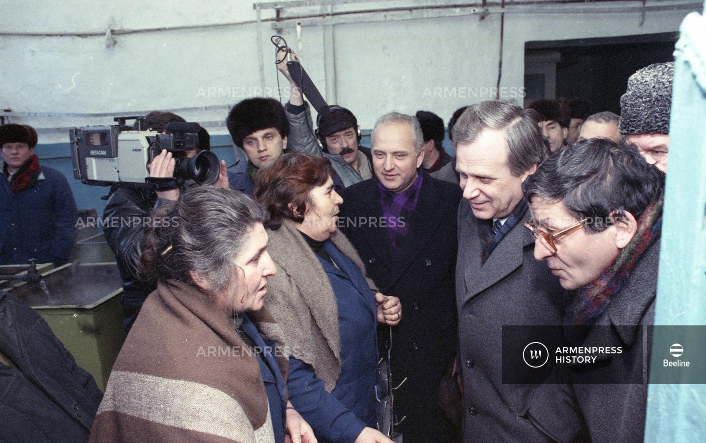 Նիկոլայ Ռիժկովի այցը Լենինական 1988-ի երկրաշարժից մեկ տարի անց