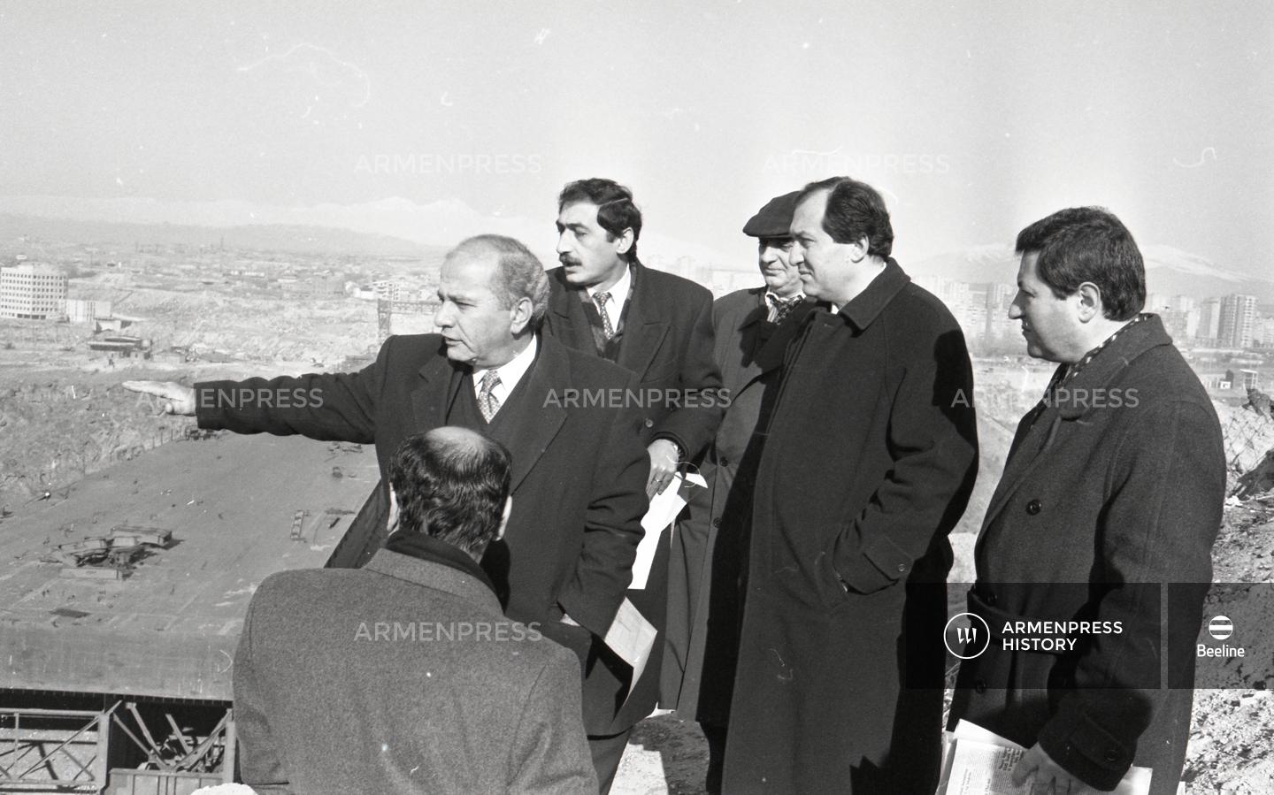 Բաբկեն Արարքցյանն ու Արմեն Սարգսյանը հետևում են Դավթաշենի կամրջի շինարարությանը
