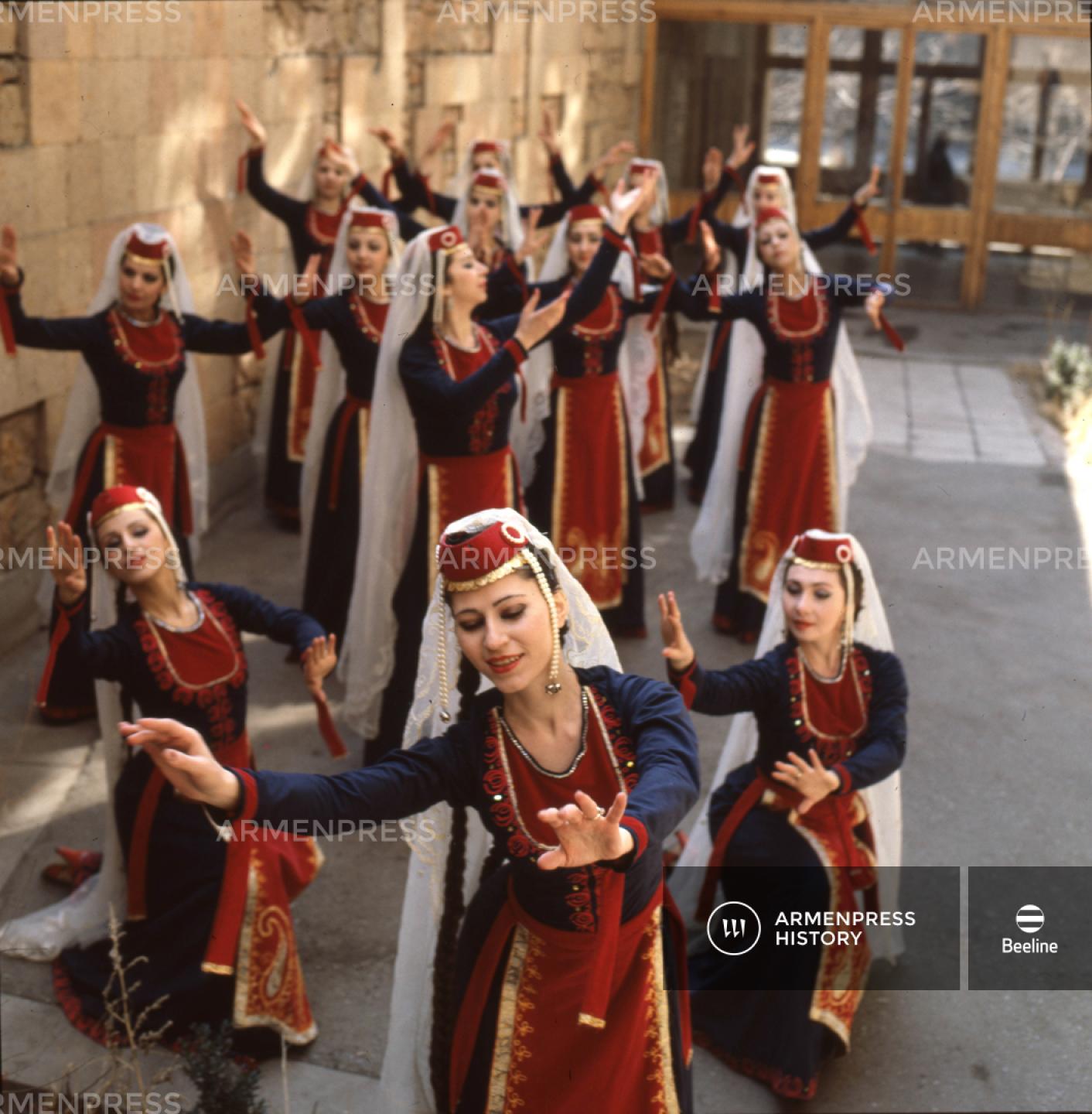Հայաստանի երգի և պարի պետական անսամբլ