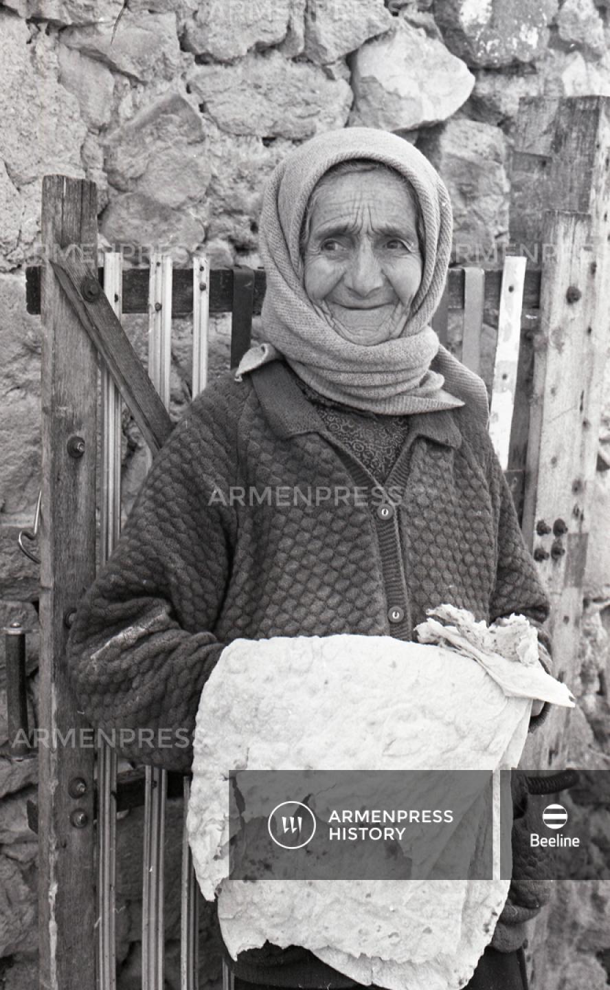 Բարձրավան գյուղի ծեր բնակչուհին